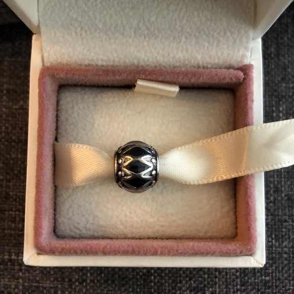 Pandora Life’s Rhythm charm
